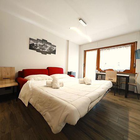 Hostdomus - City Center Apartment セストリエーレ エクステリア 写真