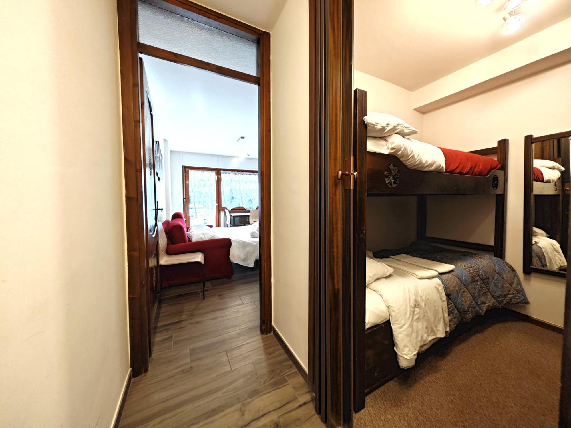 Hostdomus - City Center Apartment セストリエーレ エクステリア 写真